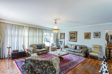 Casa à venda com 590m², 3 quartos e 8 vagasSala de estar