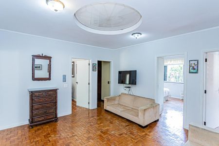 Casa à venda com 590m², 3 quartos e 8 vagasHall dos quartos