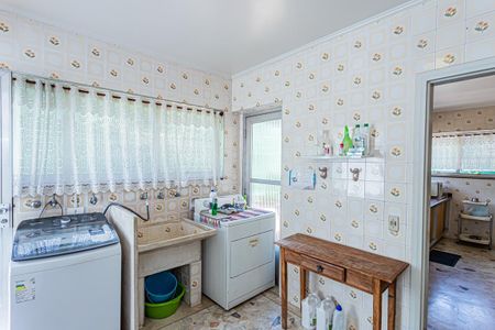 Casa à venda com 590m², 3 quartos e 8 vagasÁrea de Serviço