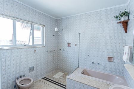 Casa à venda com 590m², 3 quartos e 8 vagasBanheiro suite