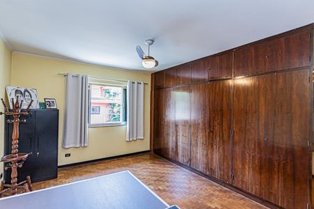 Casa à venda com 590m², 3 quartos e 8 vagasQuarto 2