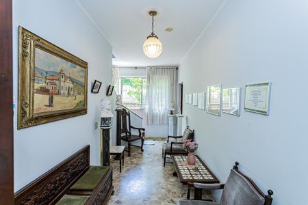 Casa à venda com 590m², 3 quartos e 8 vagasEntrada