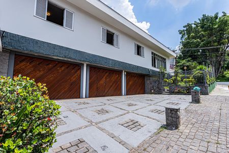 Casa à venda com 590m², 3 quartos e 8 vagasGaragem externa