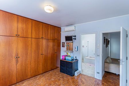 Casa à venda com 590m², 3 quartos e 8 vagasSuite