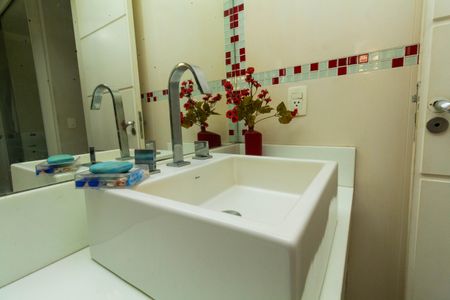 Apartamento à venda com 151m², 3 quartos e 3 vagasBanheiro da Suíte 1