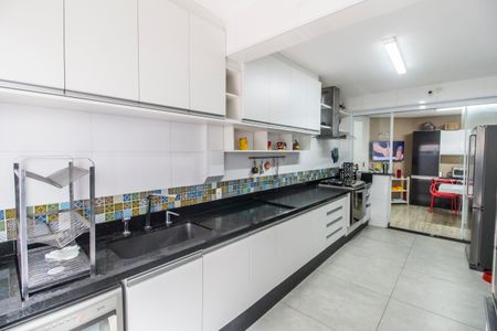 Casa de condomínio à venda com 350m², 3 quartos e 4 vagasCozinha