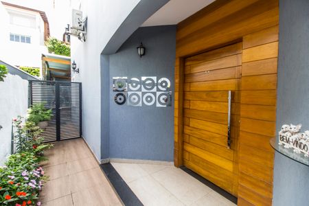 Casa de condomínio à venda com 350m², 3 quartos e 4 vagasEntrada