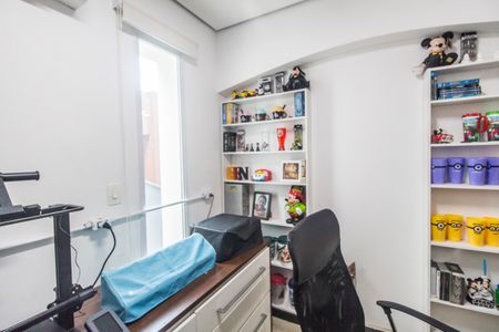 Casa de condomínio à venda com 350m², 3 quartos e 4 vagasEscritório