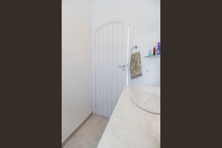 Casa de condomínio à venda com 350m², 3 quartos e 4 vagasBanheiro da Suíte 2