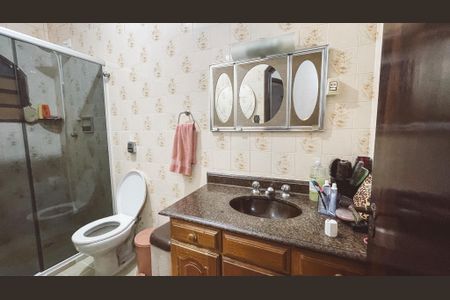 Casa à venda com 550m², 6 quartos e 5 vagas Casa à venda com 550m², 6 quartos e 5 vagasBanheiro