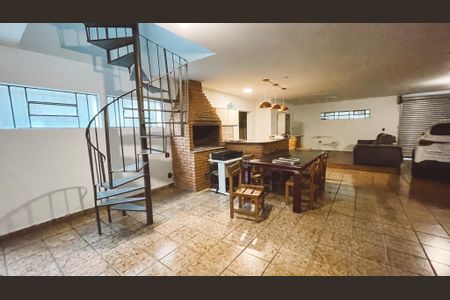 Casa à venda com 550m², 6 quartos e 5 vagas Casa à venda com 550m², 6 quartos e 5 vagasChurrasqueira