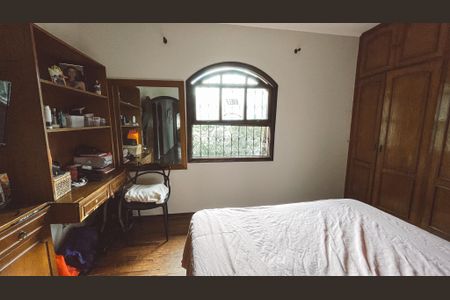 Casa à venda com 550m², 6 quartos e 5 vagas Casa à venda com 550m², 6 quartos e 5 vagasQuarto 1