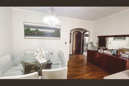 Casa à venda com 550m², 6 quartos e 5 vagas Casa à venda com 550m², 6 quartos e 5 vagasSala