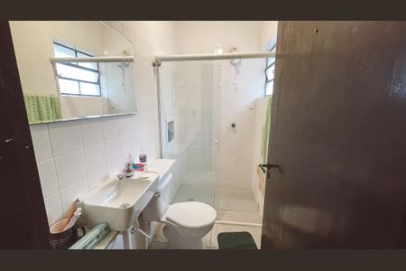 Casa à venda com 550m², 6 quartos e 5 vagas Casa à venda com 550m², 6 quartos e 5 vagasBanheiro 2