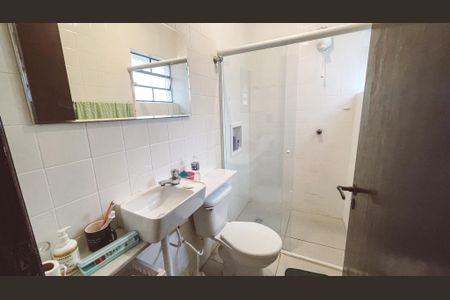 Casa à venda com 550m², 6 quartos e 5 vagas Casa à venda com 550m², 6 quartos e 5 vagasBanheiro 2