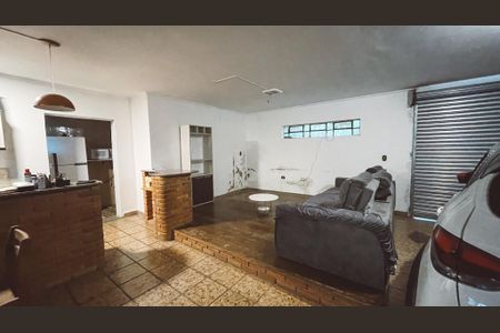 Casa à venda com 550m², 6 quartos e 5 vagas Casa à venda com 550m², 6 quartos e 5 vagasChurrasqueira