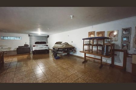 Casa à venda com 550m², 6 quartos e 5 vagas Casa à venda com 550m², 6 quartos e 5 vagasGaragem