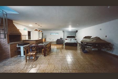 Casa à venda com 550m², 6 quartos e 5 vagas Casa à venda com 550m², 6 quartos e 5 vagasGaragem