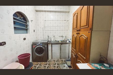 Casa à venda com 550m², 6 quartos e 5 vagas Casa à venda com 550m², 6 quartos e 5 vagasÁrea de Serviço