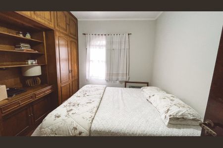 Casa à venda com 550m², 6 quartos e 5 vagas Casa à venda com 550m², 6 quartos e 5 vagasQuarto 2