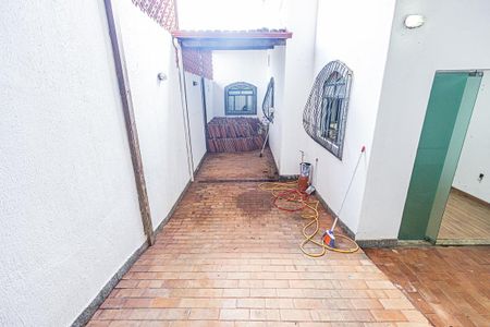 Casa à venda com 100m², 3 quartos e 2 vagasQuintal / garagem