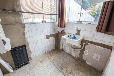 Casa à venda com 100m², 3 quartos e 2 vagasArea de serviço