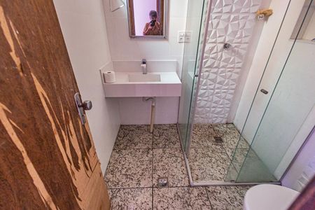 Casa à venda com 100m², 3 quartos e 2 vagasBanheiro