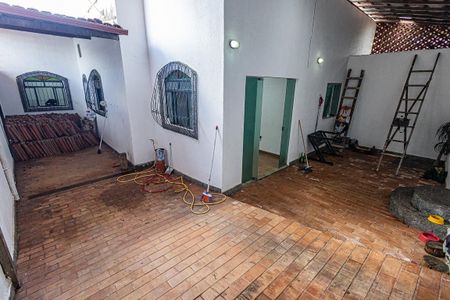 Casa à venda com 100m², 3 quartos e 2 vagasQuintal / garagem