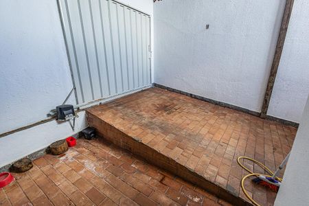 Casa à venda com 100m², 3 quartos e 2 vagasQuintal / garagem