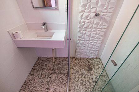 Casa à venda com 100m², 3 quartos e 2 vagasBanheiro