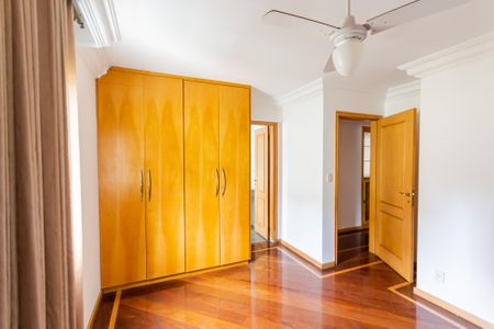 Apartamento à venda com 147m², 3 quartos e 3 vagas Apartamento à venda com 147m², 3 quartos e 3 vagasSuíte 3