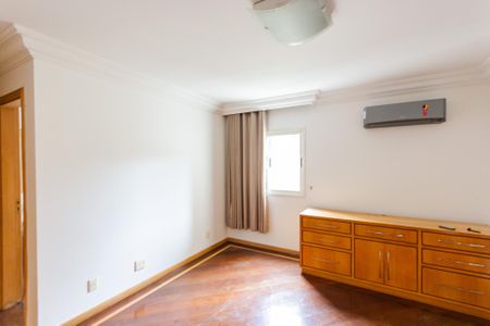 Apartamento à venda com 147m², 3 quartos e 3 vagas Apartamento à venda com 147m², 3 quartos e 3 vagasSuíte 2