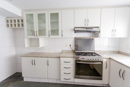 Apartamento à venda com 147m², 3 quartos e 3 vagas Apartamento à venda com 147m², 3 quartos e 3 vagasArmário