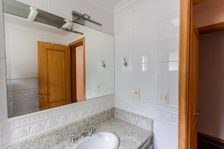 Apartamento à venda com 147m², 3 quartos e 3 vagas Apartamento à venda com 147m², 3 quartos e 3 vagasEspelho