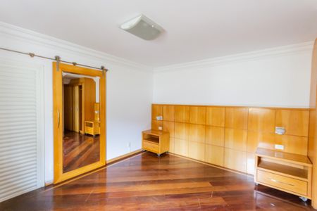 Apartamento à venda com 147m², 3 quartos e 3 vagas Apartamento à venda com 147m², 3 quartos e 3 vagasSuíte 2