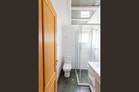 Apartamento à venda com 147m², 3 quartos e 3 vagas Apartamento à venda com 147m², 3 quartos e 3 vagasBanheiro da Suíte 1