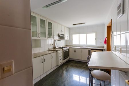 Apartamento à venda com 147m², 3 quartos e 3 vagas Apartamento à venda com 147m², 3 quartos e 3 vagasCozinha