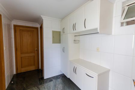 Apartamento à venda com 147m², 3 quartos e 3 vagas Apartamento à venda com 147m², 3 quartos e 3 vagasÁrea de Serviço