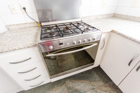 Apartamento à venda com 147m², 3 quartos e 3 vagas Apartamento à venda com 147m², 3 quartos e 3 vagasFogão