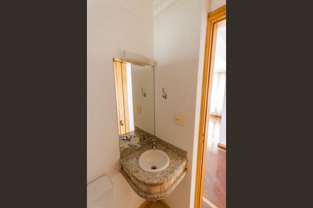 Apartamento à venda com 147m², 3 quartos e 3 vagas Apartamento à venda com 147m², 3 quartos e 3 vagasLavabo