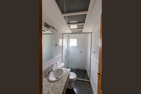 Apartamento à venda com 147m², 3 quartos e 3 vagas Apartamento à venda com 147m², 3 quartos e 3 vagasBanheiro da Suíte 2