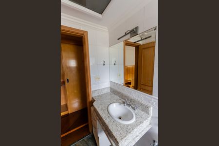Apartamento à venda com 147m², 3 quartos e 3 vagas Apartamento à venda com 147m², 3 quartos e 3 vagasBanheiro da Suíte 2