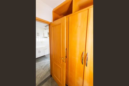 Apartamento à venda com 147m², 3 quartos e 3 vagas Apartamento à venda com 147m², 3 quartos e 3 vagasQuarto de Serviço