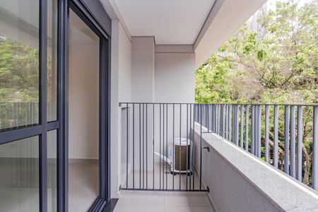 Studio para alugar com 28m², 1 quarto e sem vaga Studio para alugar com 28m², 1 quarto e sem vagaVaranda