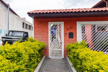 Casa à venda com 149m², 2 quartos e 2 vagas Casa à venda com 149m², 2 quartos e 2 vagasFachada