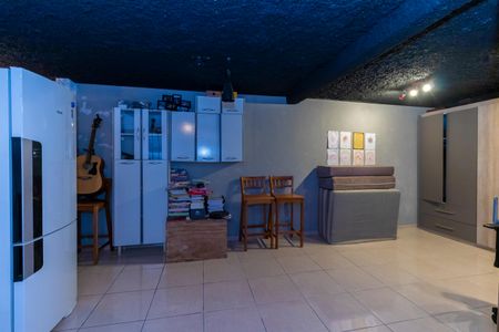 Casa à venda com 149m², 2 quartos e 2 vagas Casa à venda com 149m², 2 quartos e 2 vagasEdícula