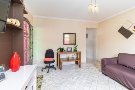 Casa à venda com 149m², 2 quartos e 2 vagas Casa à venda com 149m², 2 quartos e 2 vagasSala