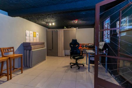 Casa à venda com 149m², 2 quartos e 2 vagas Casa à venda com 149m², 2 quartos e 2 vagasEdícula