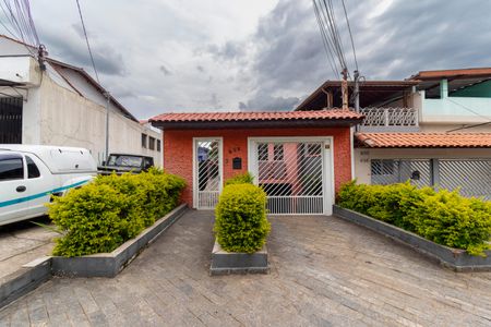 Casa à venda com 149m², 2 quartos e 2 vagas Casa à venda com 149m², 2 quartos e 2 vagasFachada