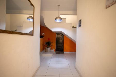 Apartamento à venda com 72m², 2 quartos e sem vaga Apartamento à venda com 72m², 2 quartos e sem vagaHall